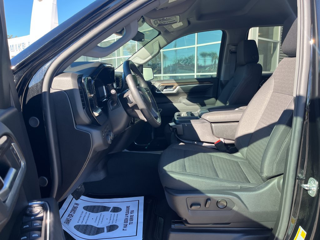 Used 2026 Chevrolet Silverado 1500 LT AWD/4WD image 14