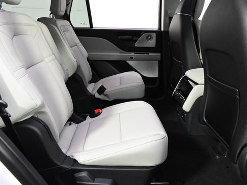 New 2026 Lincoln Aviator Reserve image 18