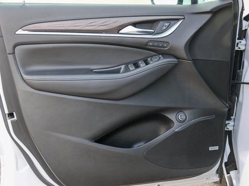 Used 2022 Buick Enclave Avenir w/ Avenir Technology Package image 11