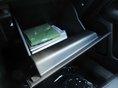 Used 2023 Jeep Compass Trailhawk image 42