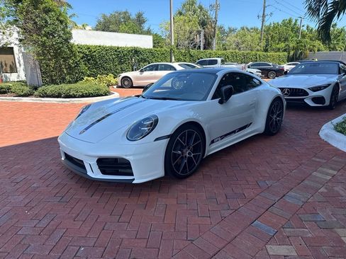 Used 2026 Porsche 911 Carrera RWD image 2