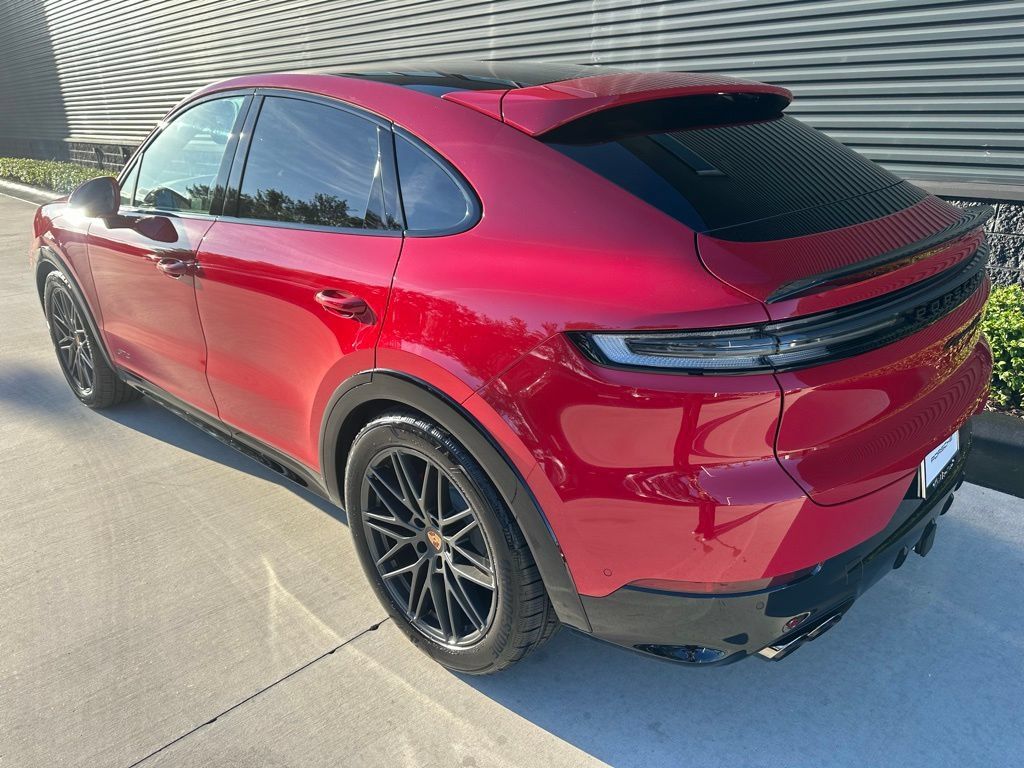Certified 2026 Porsche Cayenne GTS AWD/4WD image 3