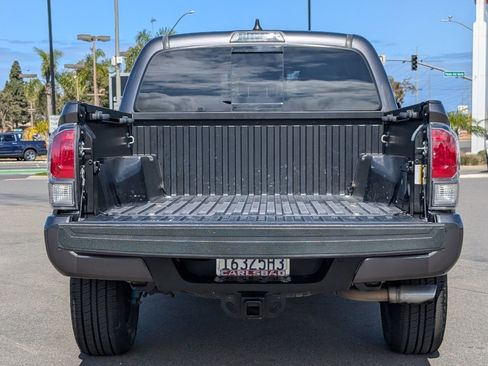 Used 2021 Toyota Tacoma TRD Sport w/ Technology Package RWD image 9