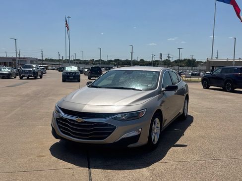 Used 2025 Chevrolet Malibu LS FWD image 7