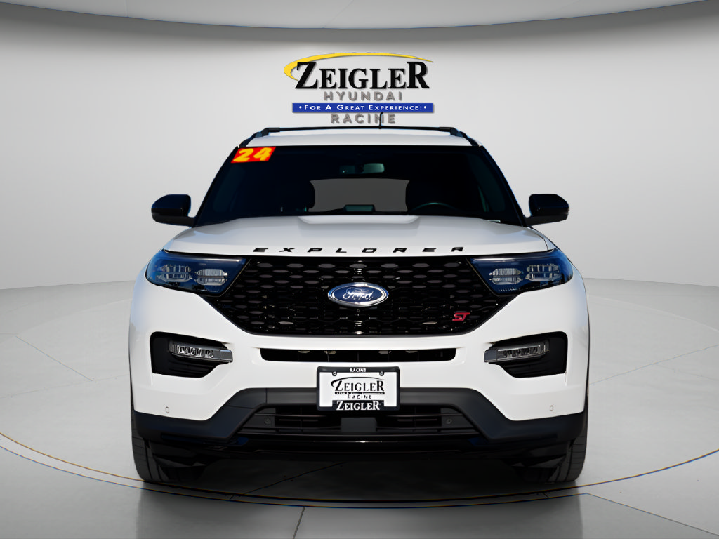 Used 2024 Ford Explorer ST w/ Equipment Group 401A AWD/4WD image 2