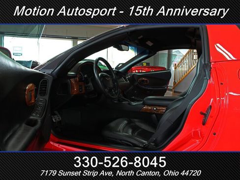 Used 2004 Chevrolet Corvette Coupe w/ Preferred Equipment Group RWD image 18