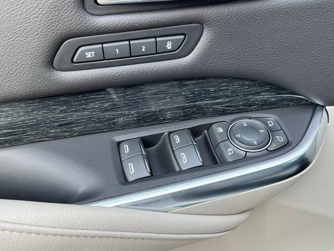 Used 2022 Cadillac XT4 Premium Luxury w/ Enhanced Visibility Package image 16