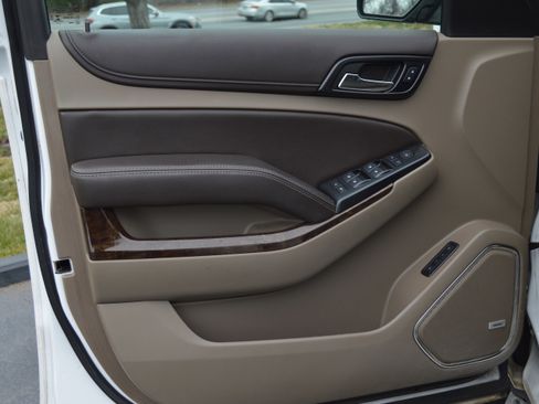 Used 2019 Chevrolet Tahoe LT image 13