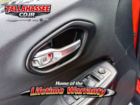 Used 2021 Jeep Cherokee Trailhawk w/ Sun, Sound & Nav Group AWD/4WD image 15