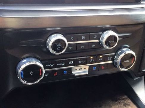 Used 2023 Ford F250 Lariat w/ Tremor Off-Road Package image 27