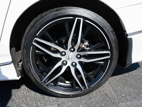 Used 2022 Honda Accord Touring image 28