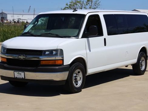 Used 2017 Chevrolet Express 3500 LT w/ LT Preferred Equipment Group image 3