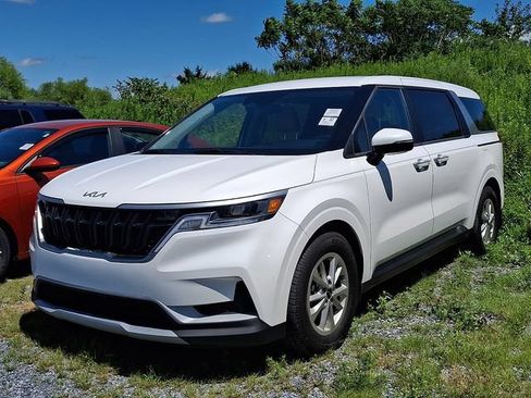 Certified 2024 Kia Carnival LX FWD image 1