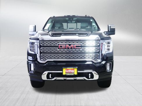 Used 2022 GMC Sierra 3500 Denali w/ Denali Black Diamond Edition AWD/4WD image 2