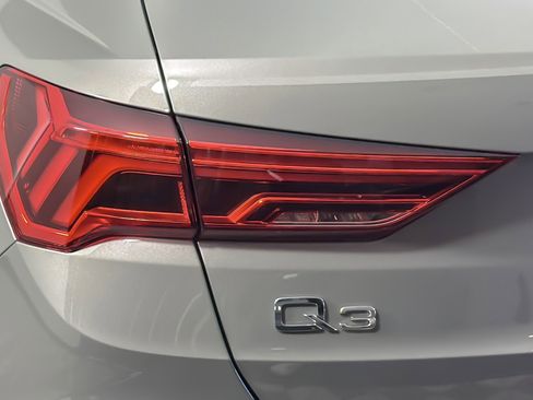 Used 2025 Audi Q3 2.0T Premium w/ Convenience Package AWD/4WD image 26