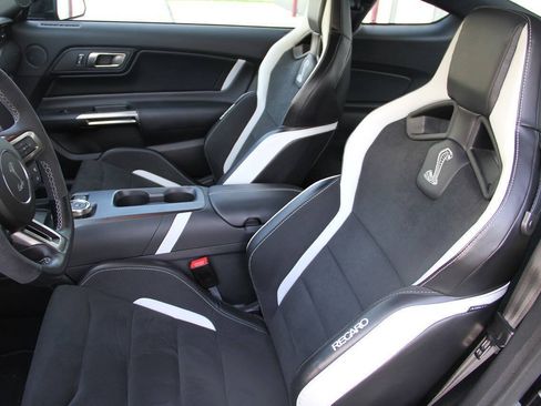 Used 2021 Ford Mustang Shelby GT500 w/ Carbon Fiber Track Pack RWD image 20