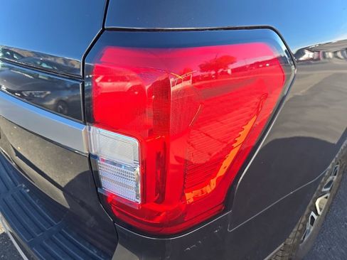 Used 2024 Ford Expedition XLT image 36