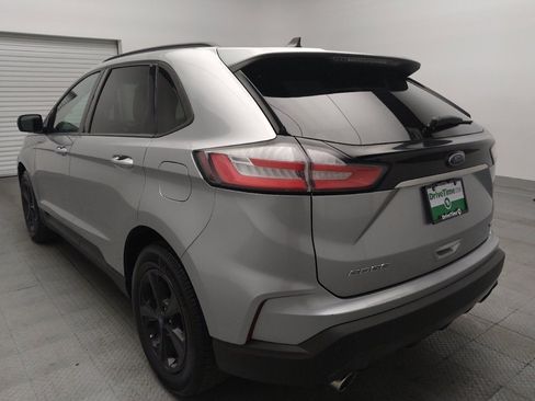 Used 2020 Ford Edge SE FWD image 5