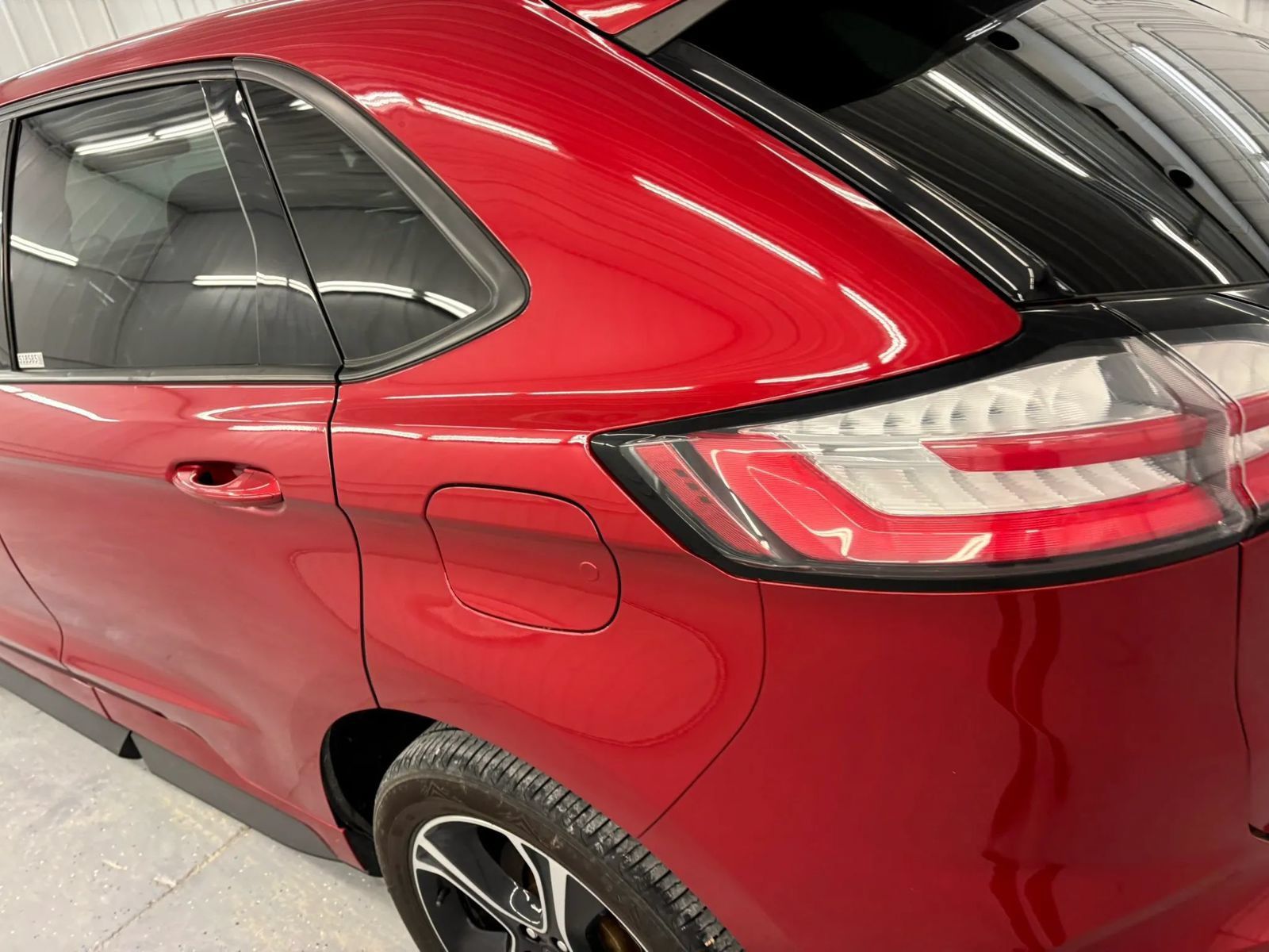 Used 2020 Ford Edge ST w/ Cold Weather Package AWD/4WD image 22