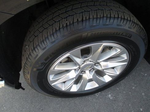 Used 2021 Chevrolet Silverado 1500 LTZ w/ LTZ Premium Package image 13