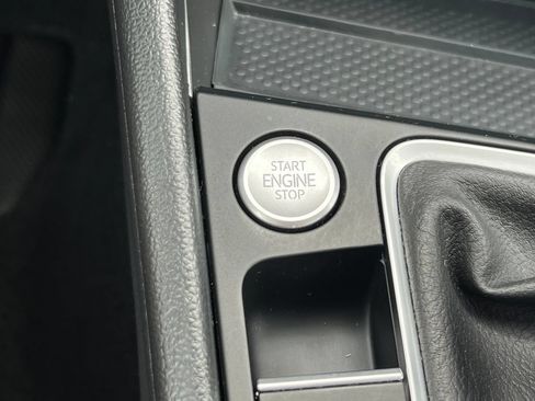Used 2025 Volkswagen Jetta SE FWD image 24