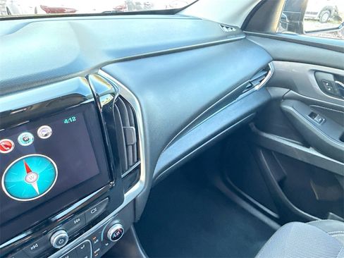 Used 2018 Chevrolet Traverse LT image 24