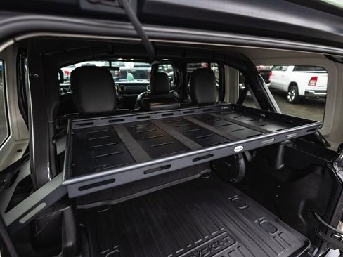 Used 2023 Jeep Wrangler Unlimited Sahara image 40