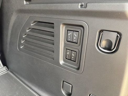 New 2026 Chevrolet Traverse High Country w/ LPO, Floor Liner Package AWD/4WD image 15
