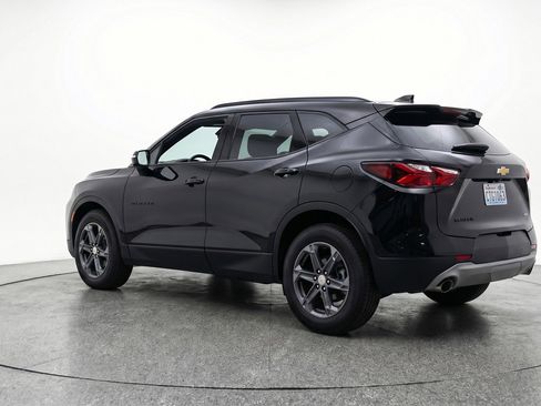 Used 2025 Chevrolet Blazer LT FWD image 6