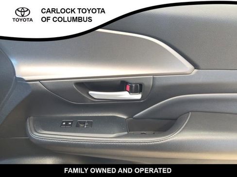 Used 2024 Toyota Grand Highlander AWD image 19