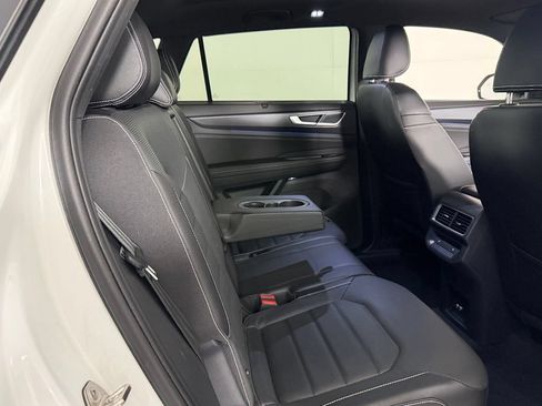 Used 2024 Volkswagen Atlas Cross Sport SEL R-Line AWD/4WD image 21