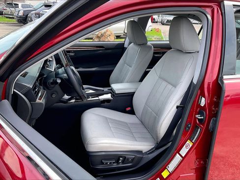 Used 2018 Lexus ES 350 w/ Luxury Package w/Wood Trim image 7