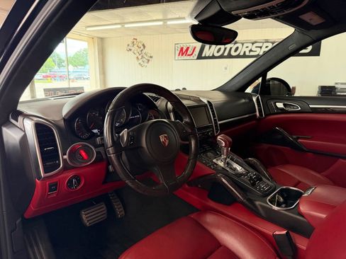 Used 2014 Porsche Cayenne GTS AWD/4WD image 15