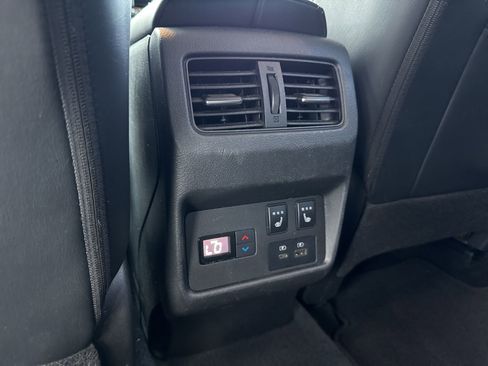 Used 2021 Nissan Rogue Platinum AWD/4WD image 16