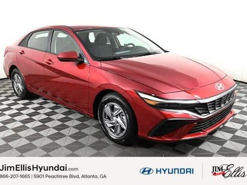 New 2026 Hyundai Elantra SE image 2