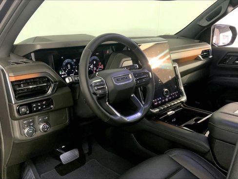 Used 2025 GMC Yukon Denali AWD/4WD image 13