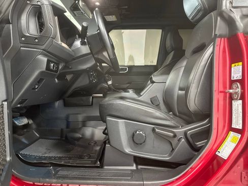 Used 2025 Ford Bronco Big Bend w/ Black Diamond Package AWD/4WD image 18