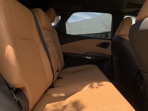 Certified 2025 Lexus RX 350 Premium w/ Accessory Package (Z1) image 33