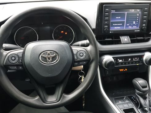 Used 2022 Toyota RAV4 LE FWD image 15