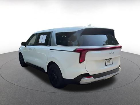 Used 2026 Kia Carnival FWD image 11