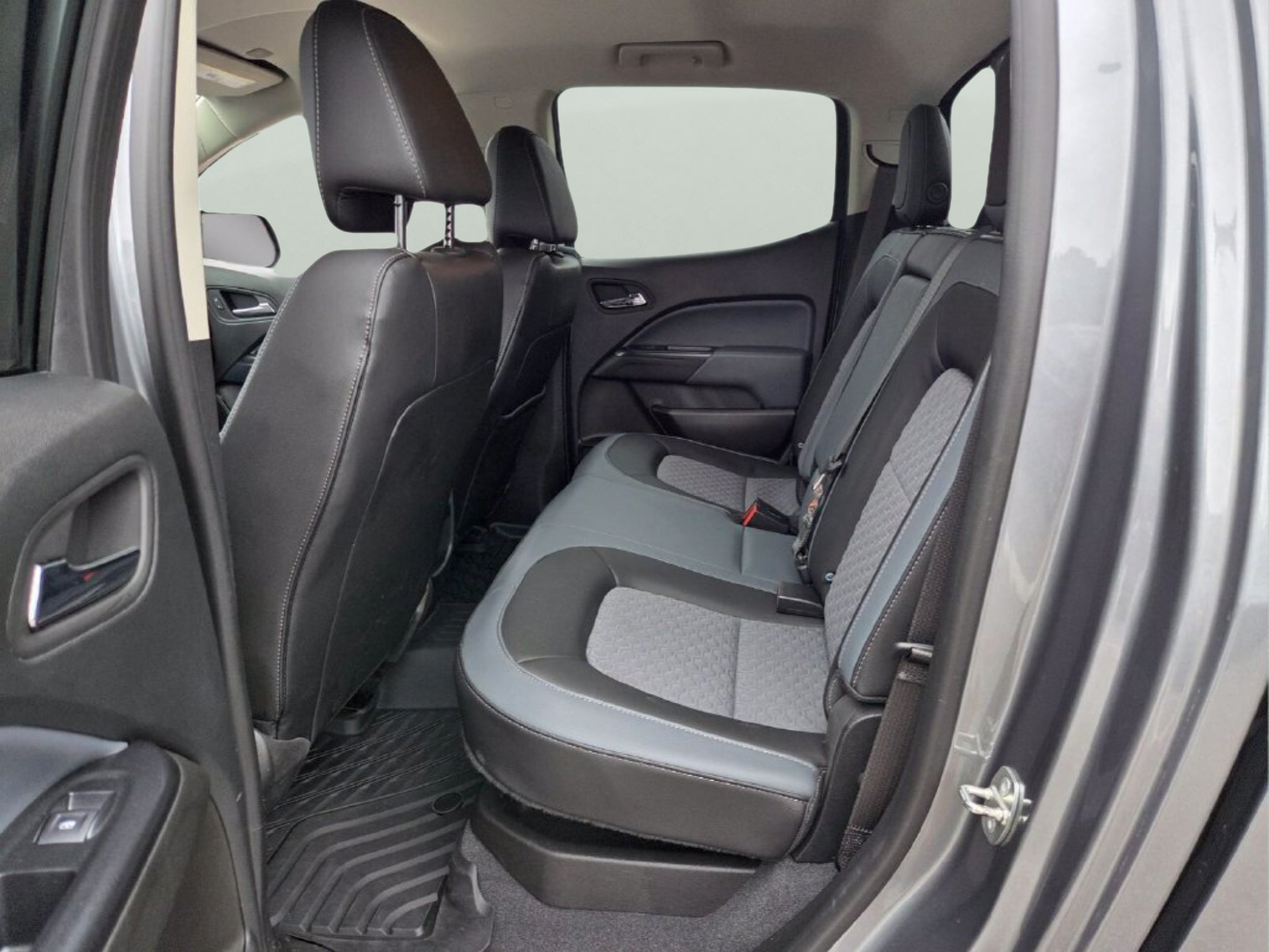 Used 2020 Chevrolet Colorado Z71 RWD image 10