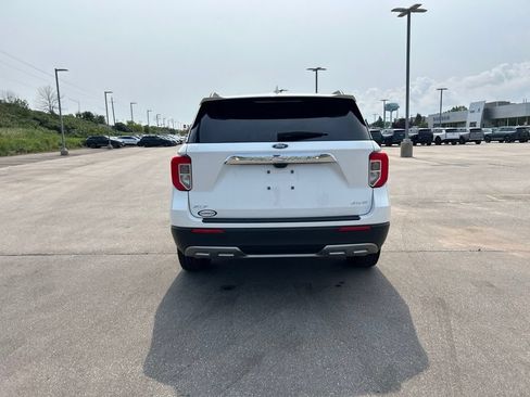 Certified 2023 Ford Explorer XLT w/ Equipment Group 202A AWD/4WD image 8
