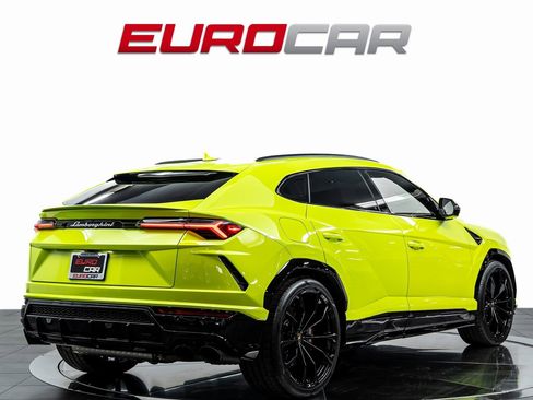Used 2022 Lamborghini Urus *HIGH GLOSS BLACK STYLE PACKAG image 5