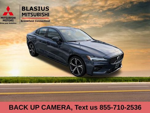 Used 2025 Volvo S60 B5 Core image 6