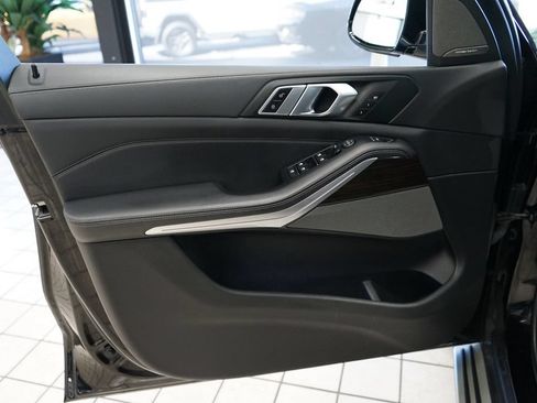 Used 2021 BMW X5 xDrive40i w/ Executive Package AWD/4WD image 25