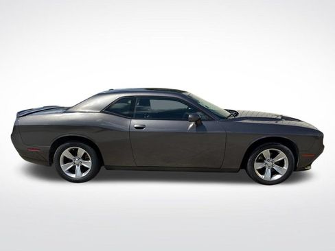Used 2021 Dodge Challenger SXT RWD image 5