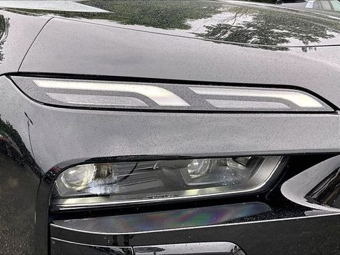 Used 2026 BMW 740i xDrive AWD/4WD image 33