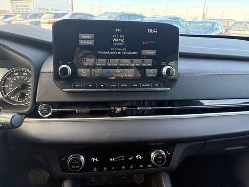 Used 2022 Mitsubishi Outlander SE image 12