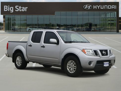 Used 2019 Nissan Frontier SV image 6
