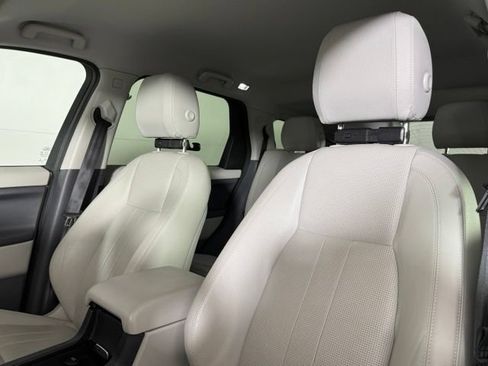 Used 2019 Land Rover Discovery Sport SE AWD/4WD image 5
